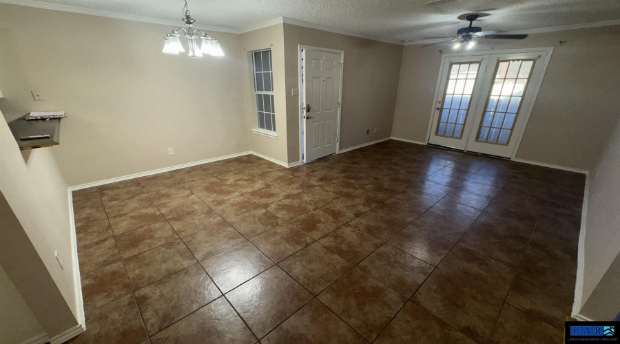 1111 Shiloh Dr, Laredo, Texas 78045, 2 Bedrooms Bedrooms, 4 Rooms Rooms,1 BathroomBathrooms,Residential,For Rent,1111 Shiloh Dr,20260957