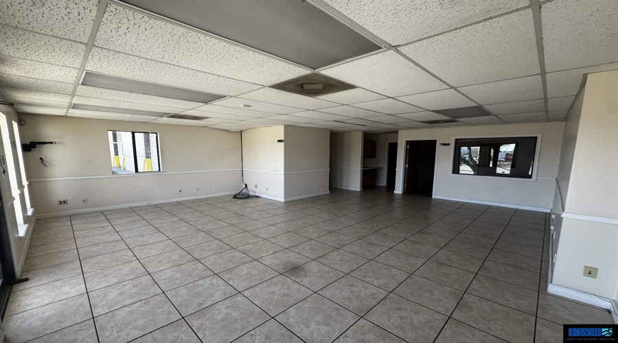 14416 Import Rd, Laredo, Texas 78045, 1 Bedroom Bedrooms, 6 Rooms Rooms,2 BathroomsBathrooms,Commercial/industrial,For Rent,14416 Import Rd,20260967