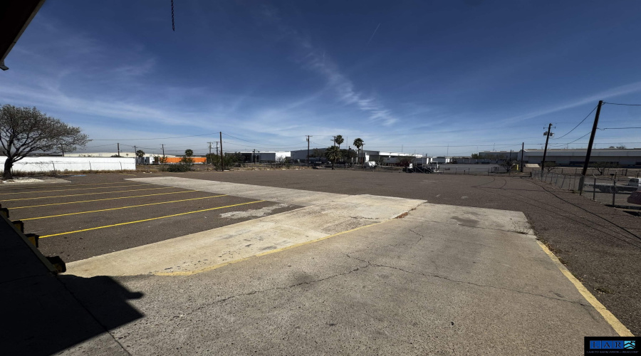 14416 Import Rd, Laredo, Texas 78045, 1 Bedroom Bedrooms, 6 Rooms Rooms,2 BathroomsBathrooms,Commercial/industrial,For Rent,14416 Import Rd,20260967