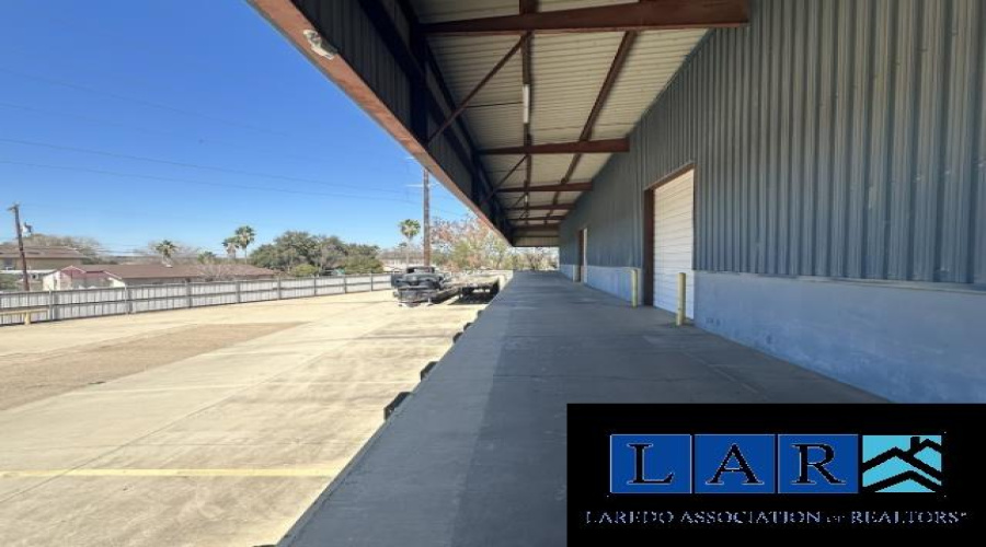 1910 Markley Ln, Laredo, Texas 78041, 1 Bedroom Bedrooms, 11 Rooms Rooms,1 BathroomBathrooms,Commercial/industrial,For Rent,1910 Markley Ln,20260969