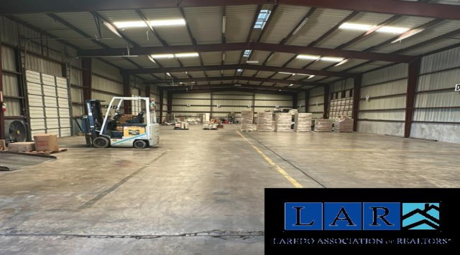 1910 Markley Ln, Laredo, Texas 78041, 1 Bedroom Bedrooms, 11 Rooms Rooms,1 BathroomBathrooms,Commercial/industrial,For Rent,1910 Markley Ln,20260969