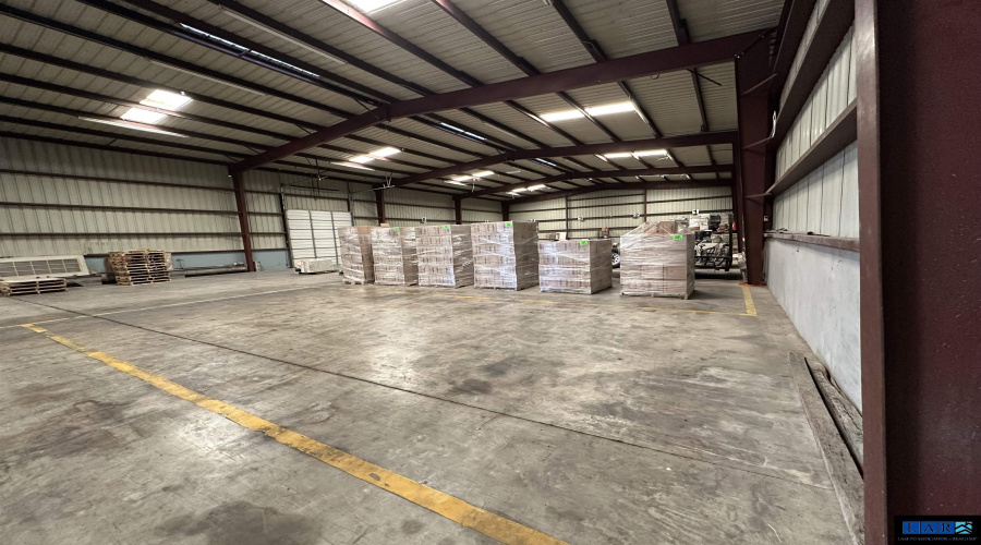 1910 Markley Ln, Laredo, Texas 78041, 1 Bedroom Bedrooms, 11 Rooms Rooms,1 BathroomBathrooms,Commercial/industrial,For Rent,1910 Markley Ln,20260969