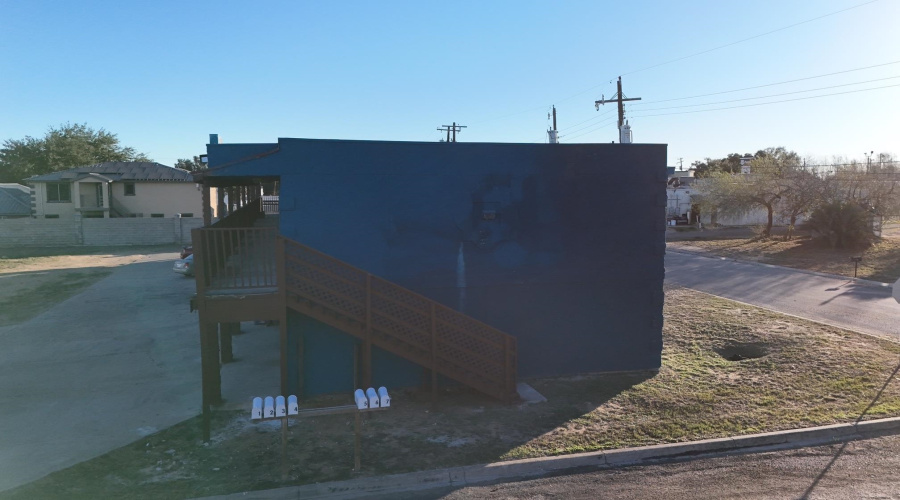 111 W Harald, Hebbronville, Texas 78361, ,Multi-family,For Sale,111 W Harald,20260978