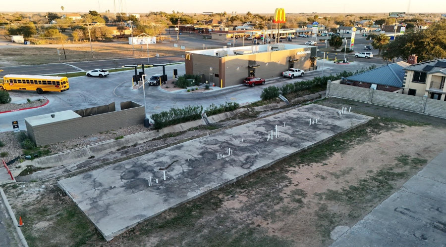 111 W Harald, Hebbronville, Texas 78361, ,Multi-family,For Sale,111 W Harald,20260978