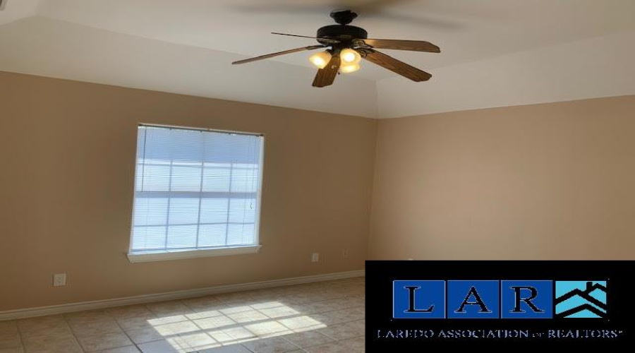 405 Cinnamon Teal Lp, Laredo, Texas 78045, 2 Bedrooms Bedrooms, 4 Rooms Rooms,2 BathroomsBathrooms,Residential,For Rent,405 Cinnamon Teal Lp,20260960