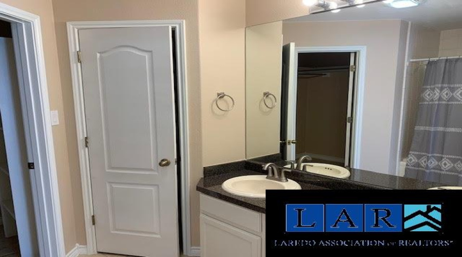 405 Cinnamon Teal Lp, Laredo, Texas 78045, 2 Bedrooms Bedrooms, 4 Rooms Rooms,2 BathroomsBathrooms,Residential,For Rent,405 Cinnamon Teal Lp,20260960