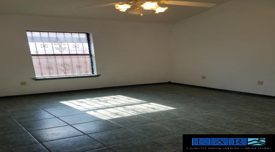 4303 Revolution Rd, Laredo, Texas 78046, 3 Bedrooms Bedrooms, 6 Rooms Rooms,2 BathroomsBathrooms,Residential,For Rent,4303 Revolution Rd,20260963