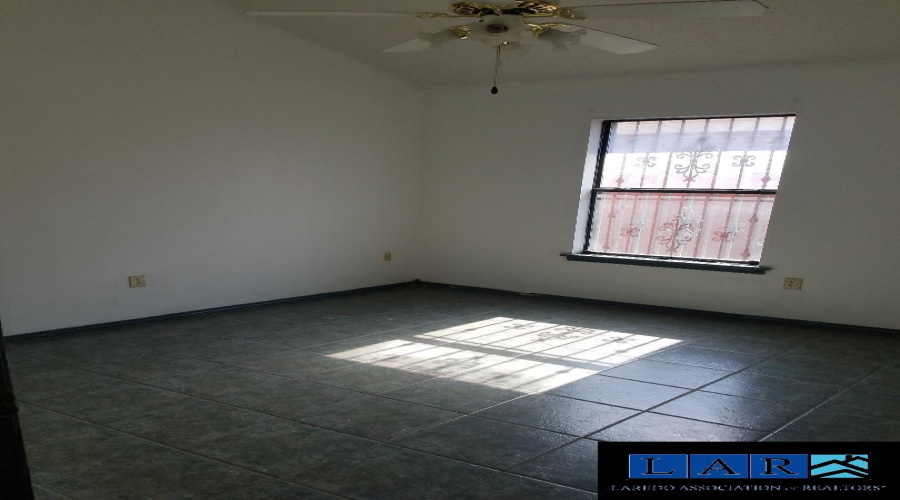 4303 Revolution Rd, Laredo, Texas 78046, 3 Bedrooms Bedrooms, 6 Rooms Rooms,2 BathroomsBathrooms,Residential,For Rent,4303 Revolution Rd,20260963