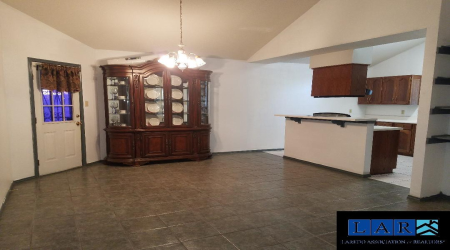 4303 Revolution Rd, Laredo, Texas 78046, 3 Bedrooms Bedrooms, 6 Rooms Rooms,2 BathroomsBathrooms,Residential,For Rent,4303 Revolution Rd,20260963