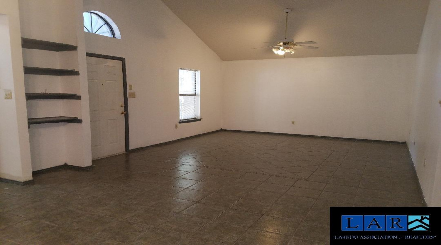 4303 Revolution Rd, Laredo, Texas 78046, 3 Bedrooms Bedrooms, 6 Rooms Rooms,2 BathroomsBathrooms,Residential,For Rent,4303 Revolution Rd,20260963