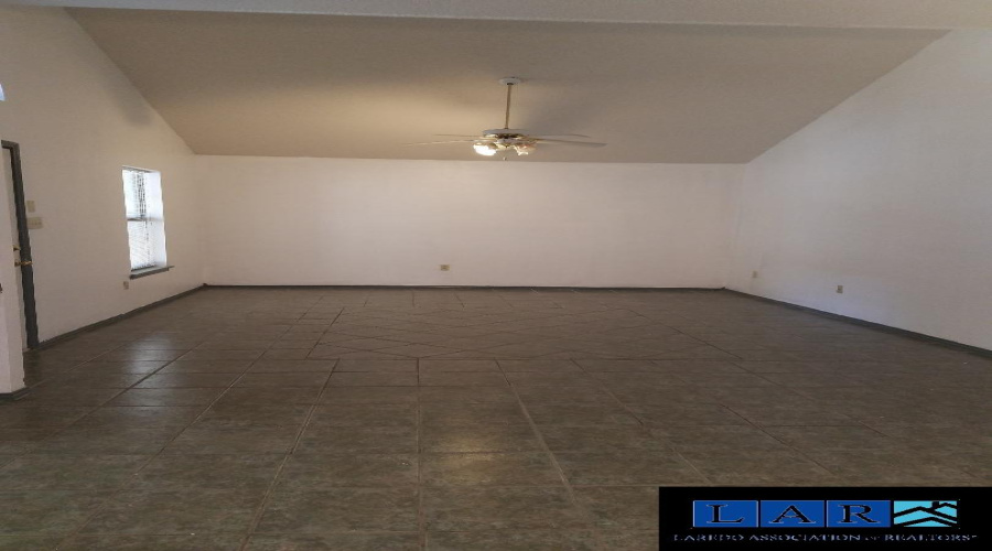 4303 Revolution Rd, Laredo, Texas 78046, 3 Bedrooms Bedrooms, 6 Rooms Rooms,2 BathroomsBathrooms,Residential,For Rent,4303 Revolution Rd,20260963