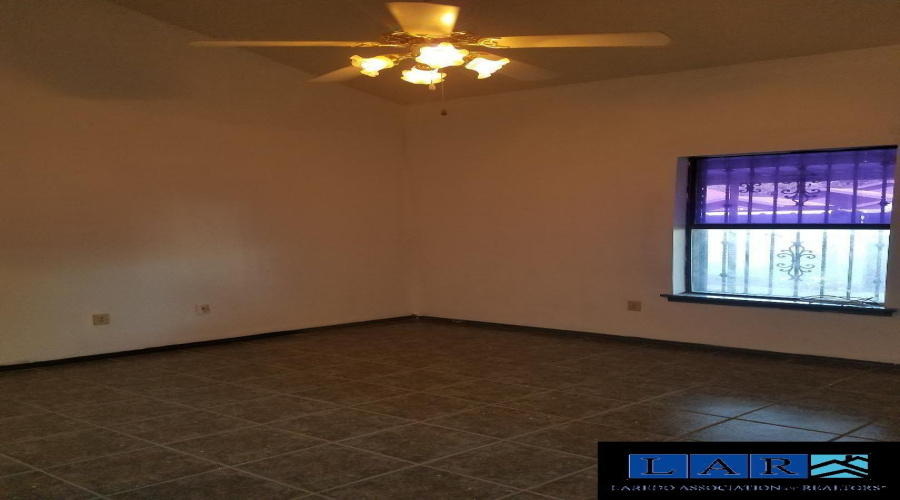4303 Revolution Rd, Laredo, Texas 78046, 3 Bedrooms Bedrooms, 6 Rooms Rooms,2 BathroomsBathrooms,Residential,For Rent,4303 Revolution Rd,20260963