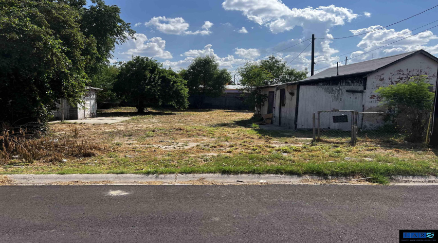 1819 Alamo St, Laredo, Texas 78040, ,Residential,For Sale,1819 Alamo St,20260964