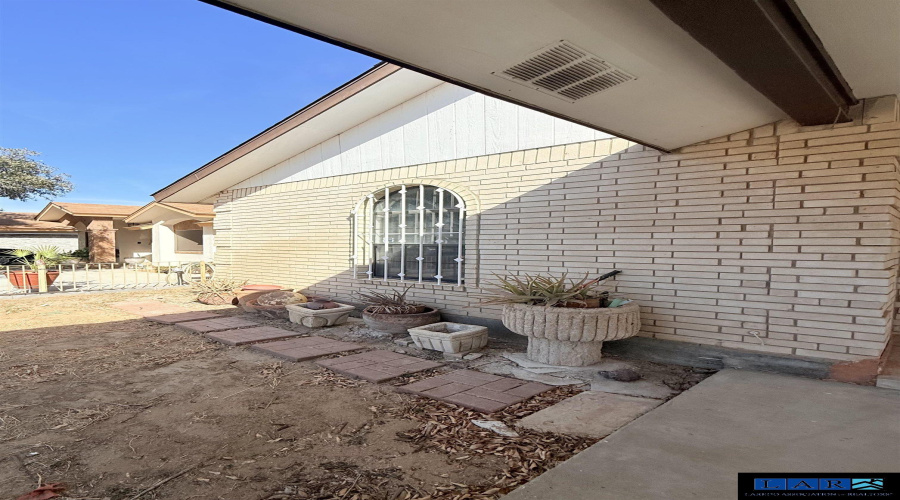 1428 Los Ebanos Dr, LAREDO, Texas 78041, 2 Bedrooms Bedrooms, 3 Rooms Rooms,1 BathroomBathrooms,Residential,For Sale,1428 Los Ebanos Dr,20260965