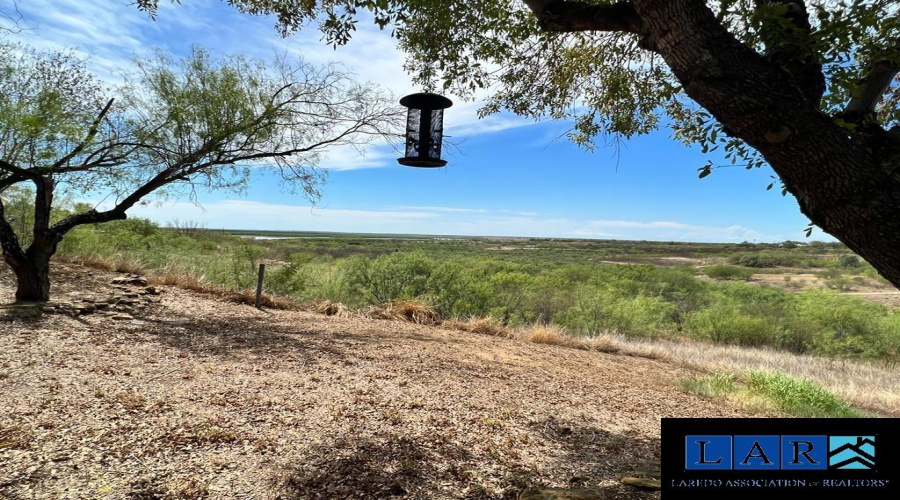 130 N. Jab Dr., Zapata, Texas 78076, 6 Bedrooms Bedrooms, 8 Rooms Rooms,3 BathroomsBathrooms,Residential,For Rent,130 N. Jab Dr.,20260968