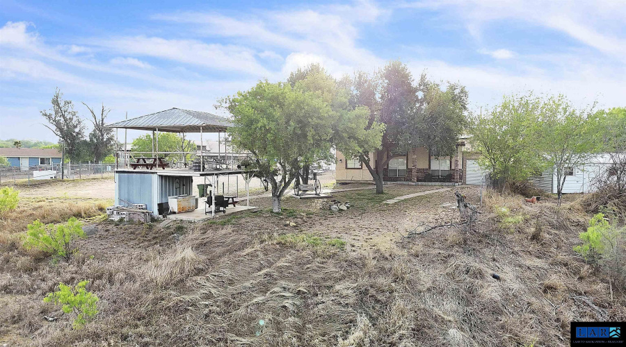 130 N. Jab Dr., Zapata, Texas 78076, 6 Bedrooms Bedrooms, 8 Rooms Rooms,3 BathroomsBathrooms,Residential,For Rent,130 N. Jab Dr.,20260968