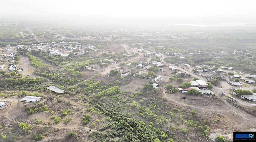 130 N. Jab Dr., Zapata, Texas 78076, 6 Bedrooms Bedrooms, 8 Rooms Rooms,3 BathroomsBathrooms,Residential,For Rent,130 N. Jab Dr.,20260968