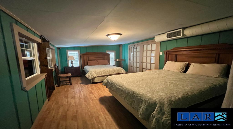 130 N. Jab Dr., Zapata, Texas 78076, 6 Bedrooms Bedrooms, 8 Rooms Rooms,3 BathroomsBathrooms,Residential,For Rent,130 N. Jab Dr.,20260968