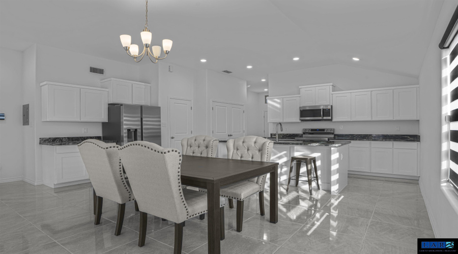 5428 Encanto Dr., Laredo, Texas 78046-5283, 4 Bedrooms Bedrooms, 6 Rooms Rooms,2 BathroomsBathrooms,Residential,For Rent,5428 Encanto Dr.,20260970