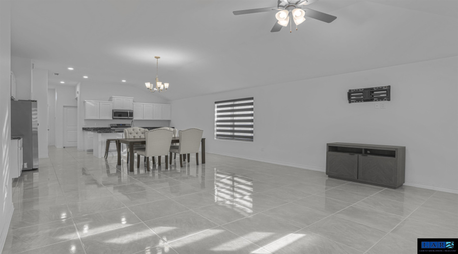 5428 Encanto Dr., Laredo, Texas 78046-5283, 4 Bedrooms Bedrooms, 6 Rooms Rooms,2 BathroomsBathrooms,Residential,For Rent,5428 Encanto Dr.,20260970