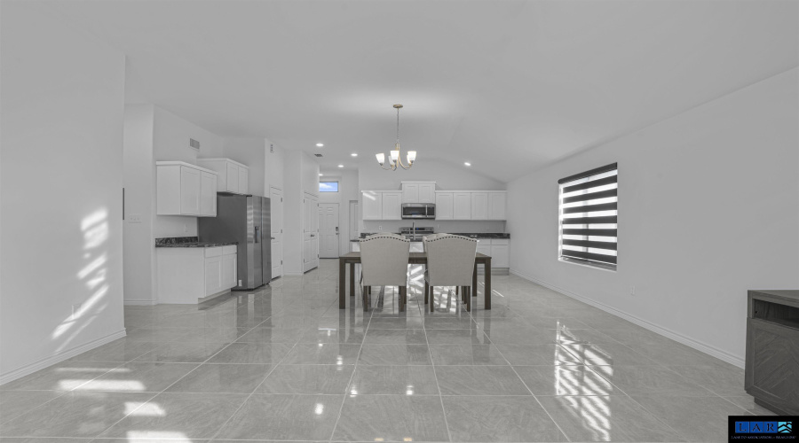 5428 Encanto Dr., Laredo, Texas 78046-5283, 4 Bedrooms Bedrooms, 6 Rooms Rooms,2 BathroomsBathrooms,Residential,For Rent,5428 Encanto Dr.,20260970