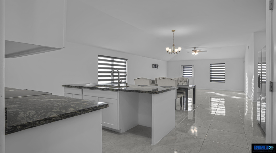 5428 Encanto Dr., Laredo, Texas 78046-5283, 4 Bedrooms Bedrooms, 6 Rooms Rooms,2 BathroomsBathrooms,Residential,For Rent,5428 Encanto Dr.,20260970