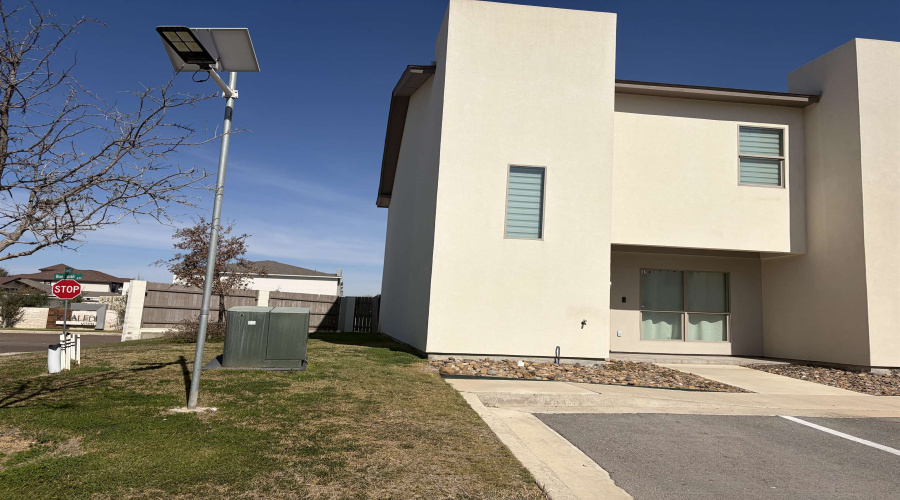 4101 Blue Quail Rd, Laredo, Texas 78045, 3 Bedrooms Bedrooms, 7 Rooms Rooms,2 BathroomsBathrooms,Residential,For Rent,4101 Blue Quail Rd,20260974