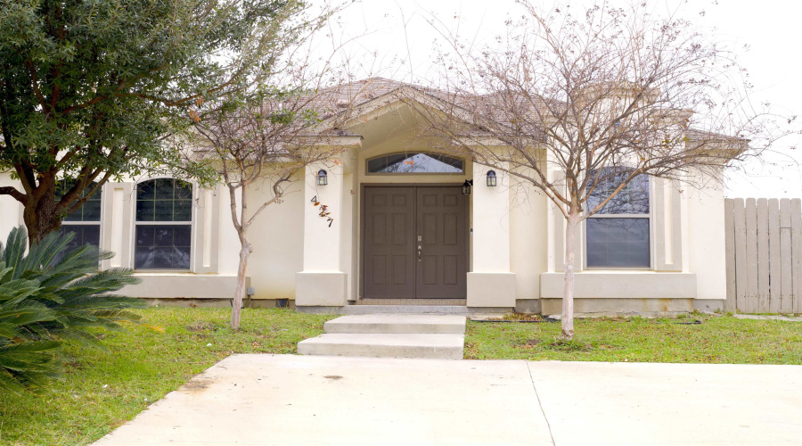 427 Peyramale Ct, Laredo, Texas 78045-4202, 3 Bedrooms Bedrooms, 5 Rooms Rooms,2 BathroomsBathrooms,Residential,For Rent,427 Peyramale Ct,20260979