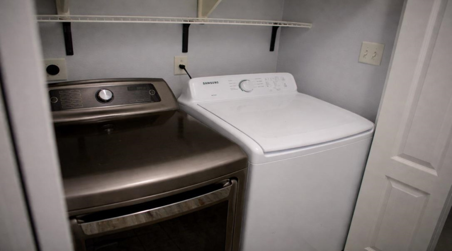 427 Peyramale Ct, Laredo, Texas 78045-4202, 3 Bedrooms Bedrooms, 5 Rooms Rooms,2 BathroomsBathrooms,Residential,For Rent,427 Peyramale Ct,20260979