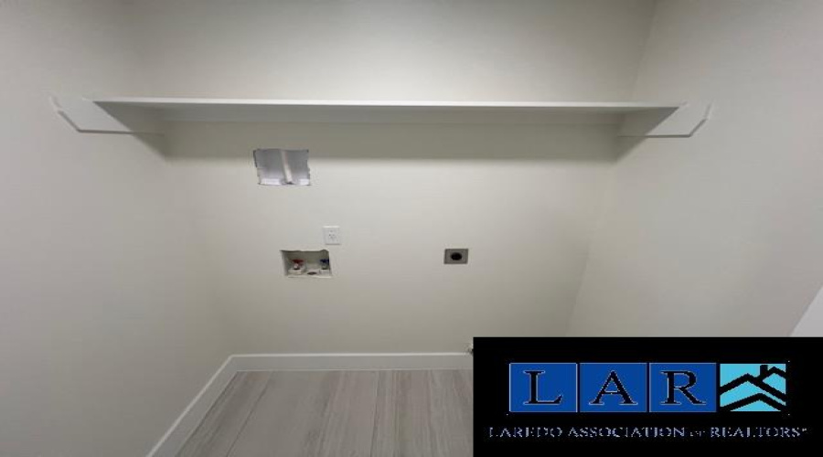 4717 Rocky Ledge Lp, Laredo, Texas 78041, 3 Bedrooms Bedrooms, 6 Rooms Rooms,2 BathroomsBathrooms,Residential,For Rent,4717 Rocky Ledge Lp,20260159