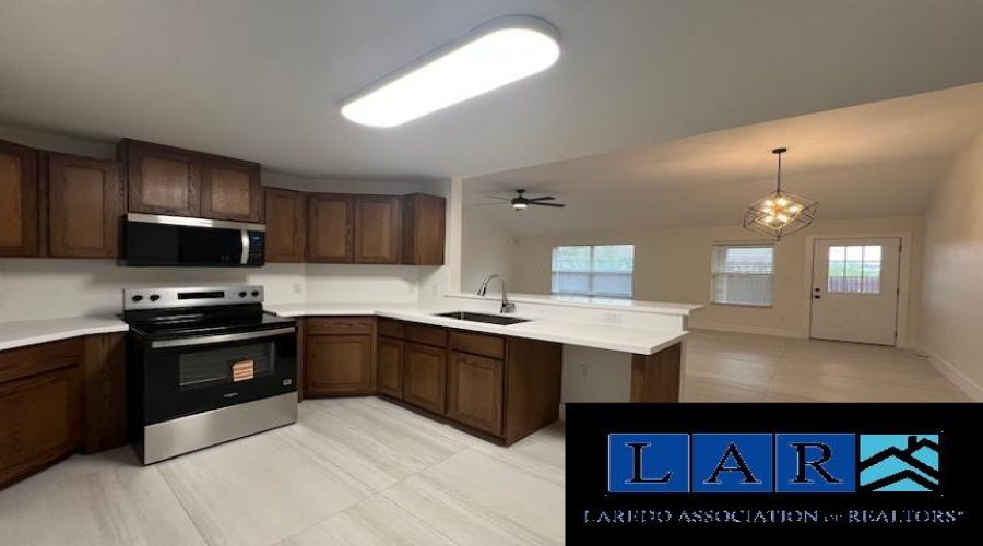 4717 Rocky Ledge Lp, Laredo, Texas 78041, 3 Bedrooms Bedrooms, 6 Rooms Rooms,2 BathroomsBathrooms,Residential,For Rent,4717 Rocky Ledge Lp,20260159