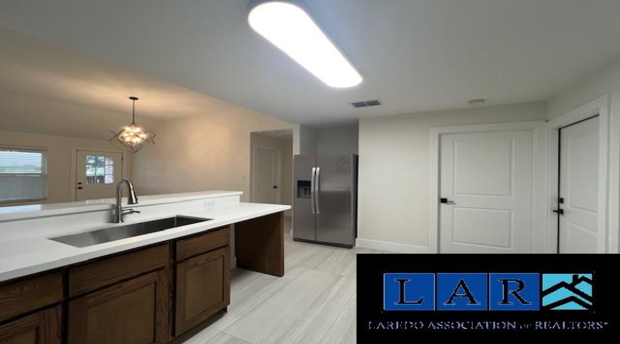 4717 Rocky Ledge Lp, Laredo, Texas 78041, 3 Bedrooms Bedrooms, 6 Rooms Rooms,2 BathroomsBathrooms,Residential,For Rent,4717 Rocky Ledge Lp,20260159