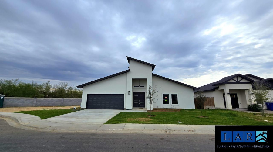 2341 Mango Rd., Laredo, Texas 78046, 3 Bedrooms Bedrooms, 5 Rooms Rooms,2 BathroomsBathrooms,Residential,For Sale,2341 Mango Rd.,20260981