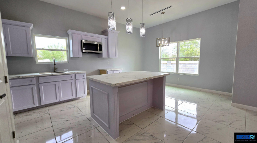 2341 Mango Rd., Laredo, Texas 78046, 3 Bedrooms Bedrooms, 5 Rooms Rooms,2 BathroomsBathrooms,Residential,For Sale,2341 Mango Rd.,20260981