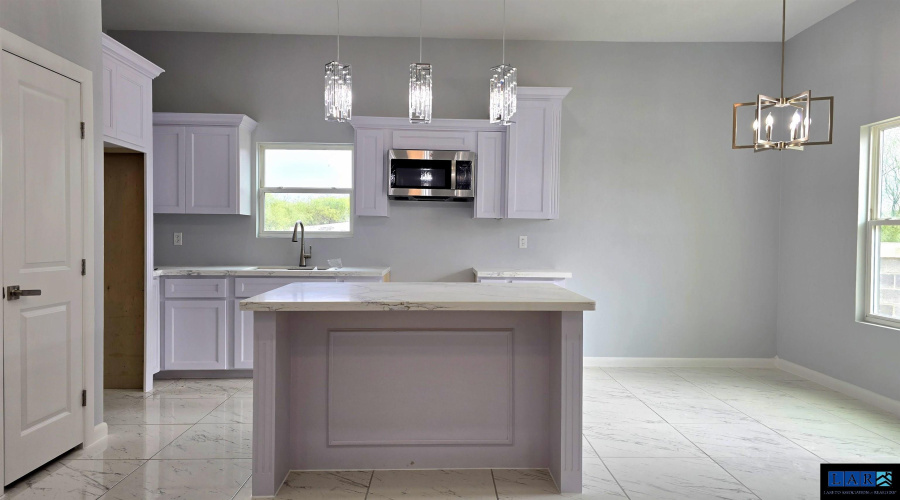 2341 Mango Rd., Laredo, Texas 78046, 3 Bedrooms Bedrooms, 5 Rooms Rooms,2 BathroomsBathrooms,Residential,For Sale,2341 Mango Rd.,20260981