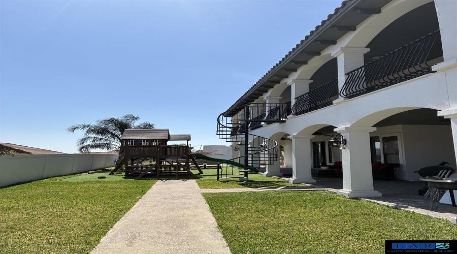 417 Lake Nakuru Ct, LAREDO, Texas 78041, 6 Bedrooms Bedrooms, 9 Rooms Rooms,6 BathroomsBathrooms,Residential,For Sale,417 Lake Nakuru Ct,20260982