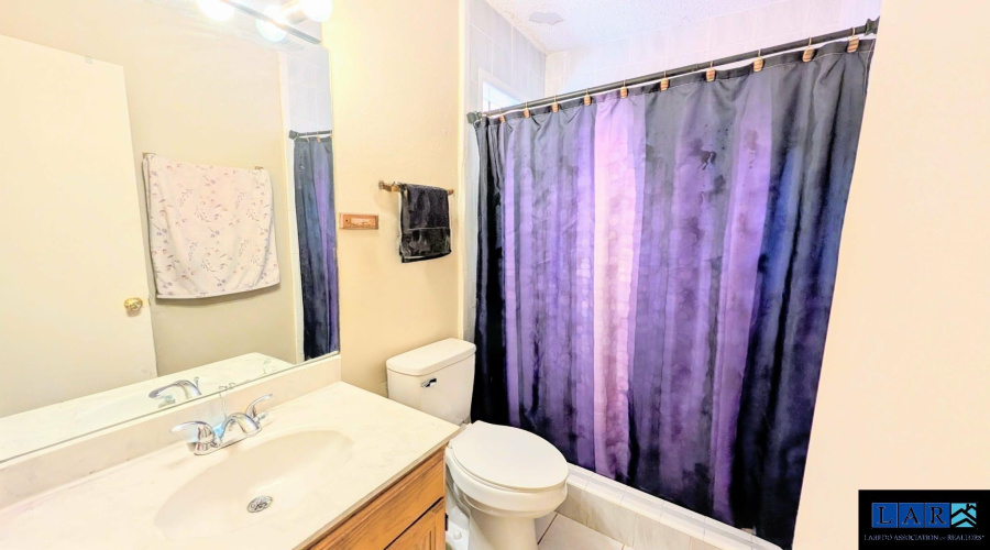 105 Tamarack Lp, Laredo, Texas 78045, 3 Bedrooms Bedrooms, 5 Rooms Rooms,2 BathroomsBathrooms,Residential,For Sale,105 Tamarack Lp,20260984