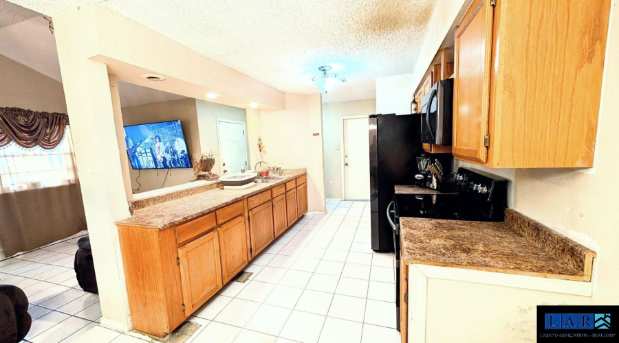 105 Tamarack Lp, Laredo, Texas 78045, 3 Bedrooms Bedrooms, 5 Rooms Rooms,2 BathroomsBathrooms,Residential,For Sale,105 Tamarack Lp,20260984