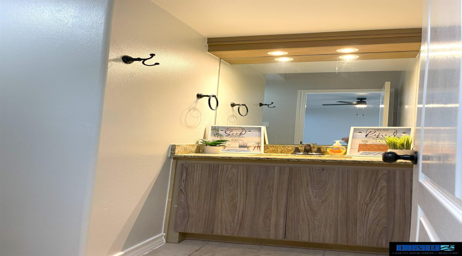 5801 Moses Lp., Laredo, Texas 78046, 3 Bedrooms Bedrooms, 6 Rooms Rooms,2 BathroomsBathrooms,Residential,For Sale,5801 Moses Lp.,20260985