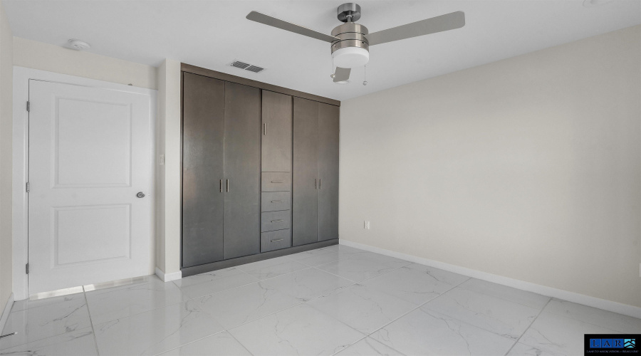 504 Gale Ct, Laredo, Texas 78041, 3 Bedrooms Bedrooms, 5 Rooms Rooms,2 BathroomsBathrooms,Residential,For Rent,504 Gale Ct,20260986