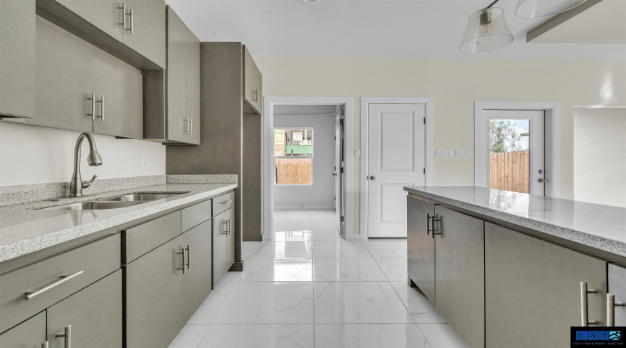 504 Gale Ct, Laredo, Texas 78041, 3 Bedrooms Bedrooms, 5 Rooms Rooms,2 BathroomsBathrooms,Residential,For Rent,504 Gale Ct,20260986