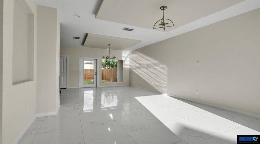 504 Gale Ct, Laredo, Texas 78041, 3 Bedrooms Bedrooms, 5 Rooms Rooms,2 BathroomsBathrooms,Residential,For Rent,504 Gale Ct,20260986