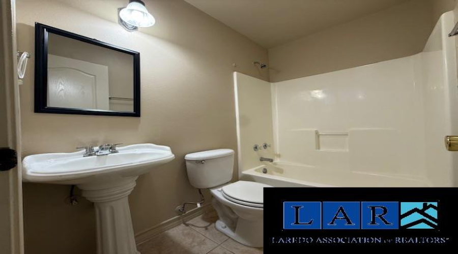 201 Abigail Dominguez, Laredo, Texas 78046, 3 Bedrooms Bedrooms, 5 Rooms Rooms,2 BathroomsBathrooms,Residential,For Rent,201 Abigail Dominguez,20260987