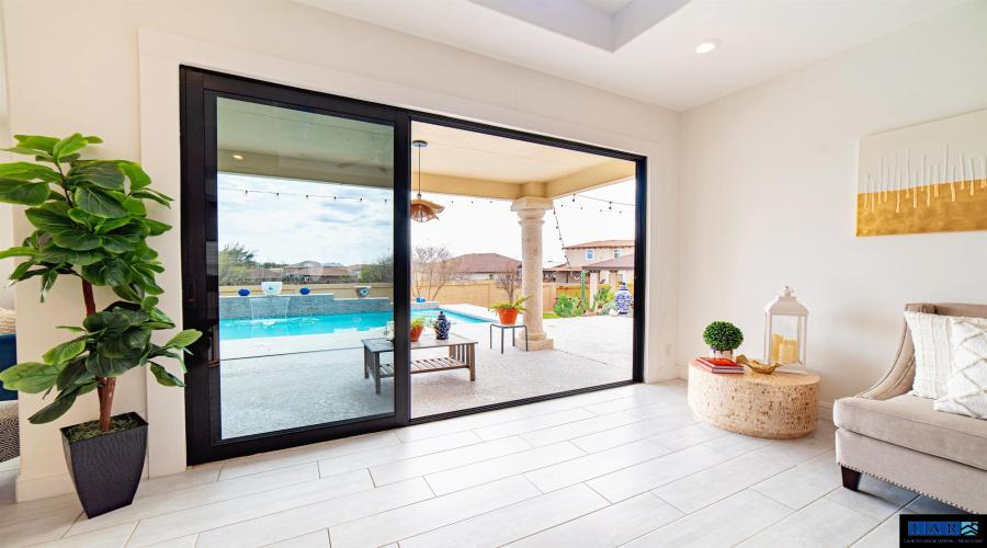 507 Scissor Tail Cir, Laredo, Texas 78045, 3 Bedrooms Bedrooms, 6 Rooms Rooms,2 BathroomsBathrooms,Residential,For Sale,507 Scissor Tail Cir,20260988