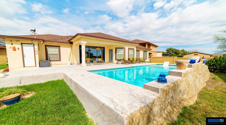 507 Scissor Tail Cir, Laredo, Texas 78045, 3 Bedrooms Bedrooms, 6 Rooms Rooms,2 BathroomsBathrooms,Residential,For Sale,507 Scissor Tail Cir,20260988