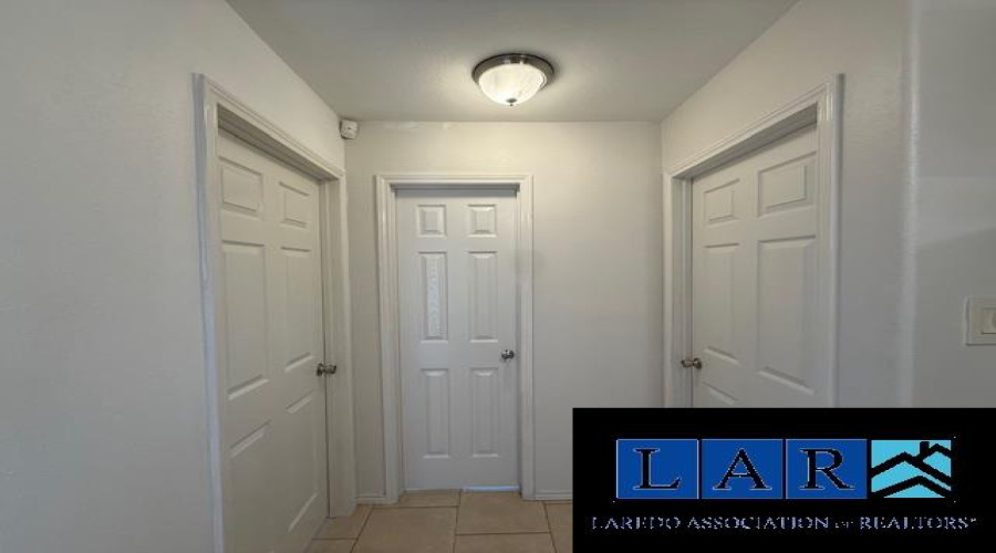 1238 Shiloh Dr, Laredo, Texas 78045, 3 Bedrooms Bedrooms, 5 Rooms Rooms,2 BathroomsBathrooms,Residential,For Rent,1238 Shiloh Dr,20260989