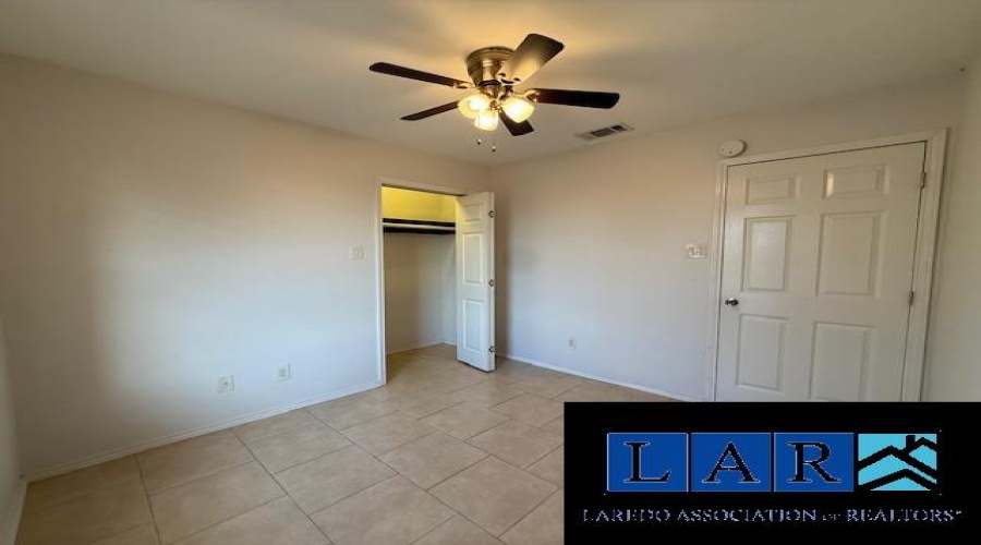 1238 Shiloh Dr, Laredo, Texas 78045, 3 Bedrooms Bedrooms, 5 Rooms Rooms,2 BathroomsBathrooms,Residential,For Rent,1238 Shiloh Dr,20260989