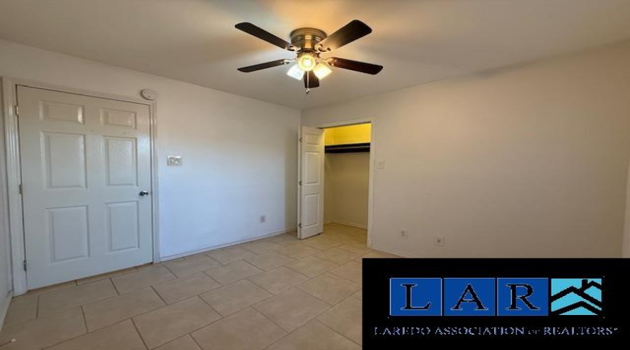 1238 Shiloh Dr, Laredo, Texas 78045, 3 Bedrooms Bedrooms, 5 Rooms Rooms,2 BathroomsBathrooms,Residential,For Rent,1238 Shiloh Dr,20260989