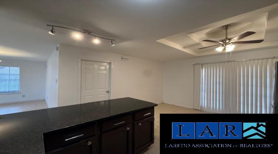 1238 Shiloh Dr, Laredo, Texas 78045, 3 Bedrooms Bedrooms, 5 Rooms Rooms,2 BathroomsBathrooms,Residential,For Rent,1238 Shiloh Dr,20260989