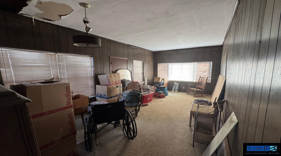 215 Cortez St, Laredo, Texas 78040, 3 Bedrooms Bedrooms, 5 Rooms Rooms,1 BathroomBathrooms,Residential,For Sale,215 Cortez St,20260990